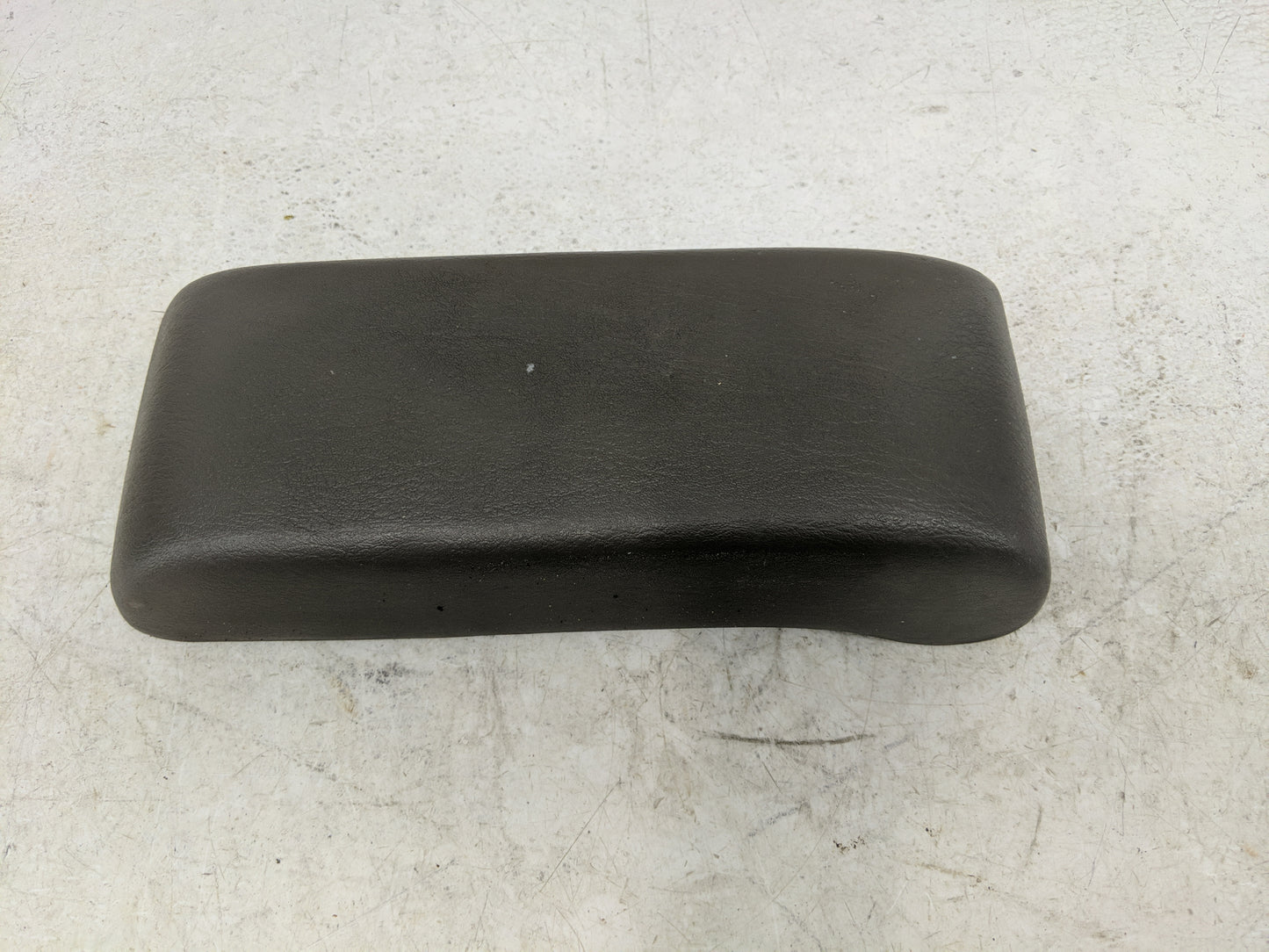2005-2006 Dodge Stratus Center Console Armrest Cover Lid Fits Fits 2005 2006 OEM Used Auto Parts - Oemusedautoparts1.com