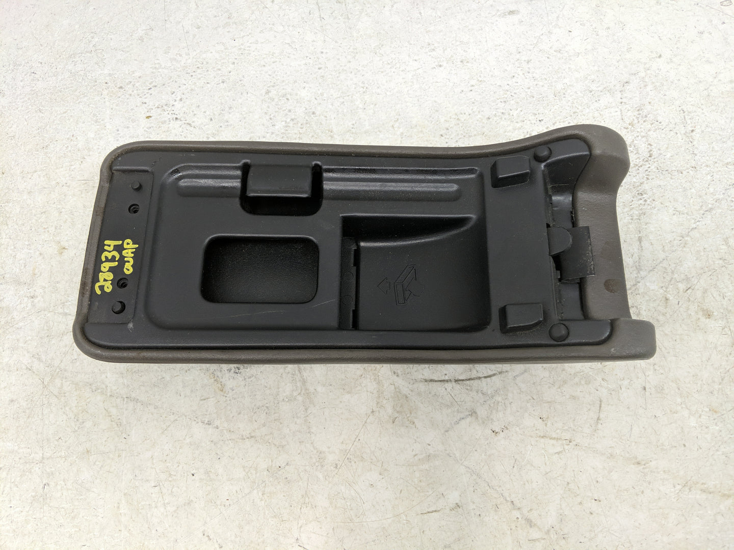 2005-2006 Dodge Stratus Center Console Armrest Cover Lid Fits Fits 2005 2006 OEM Used Auto Parts - Oemusedautoparts1.com