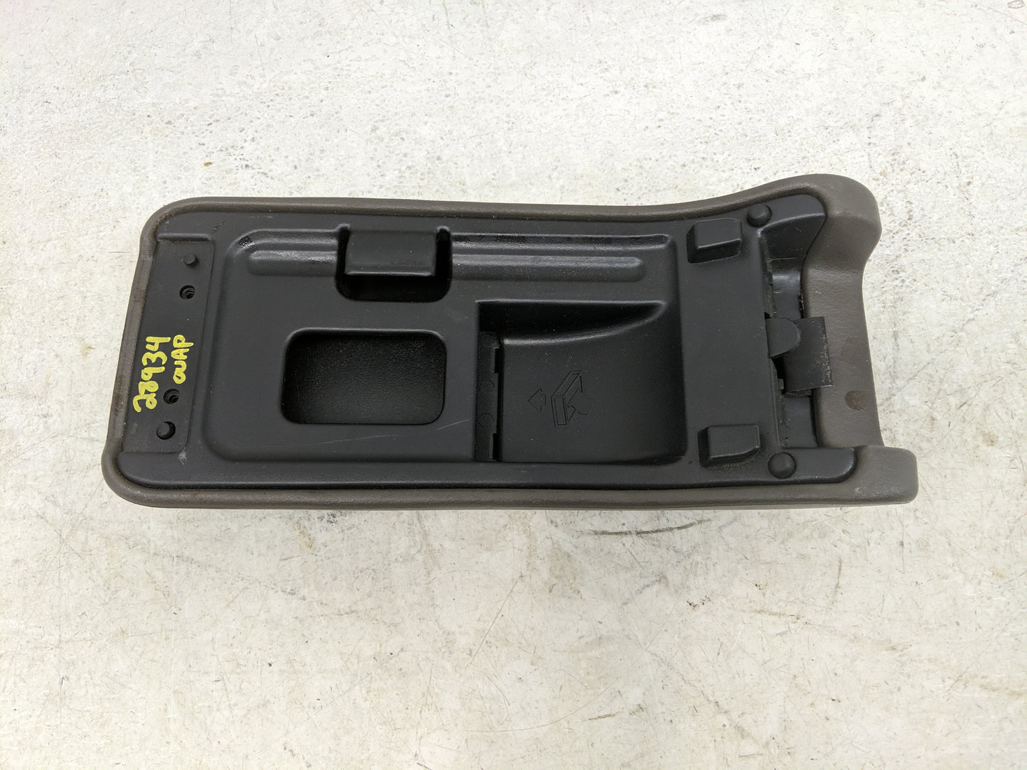 2005-2006 Dodge Stratus Center Console Armrest Cover Lid Fits Fits 2005 2006 OEM Used Auto Parts - Oemusedautoparts1.com