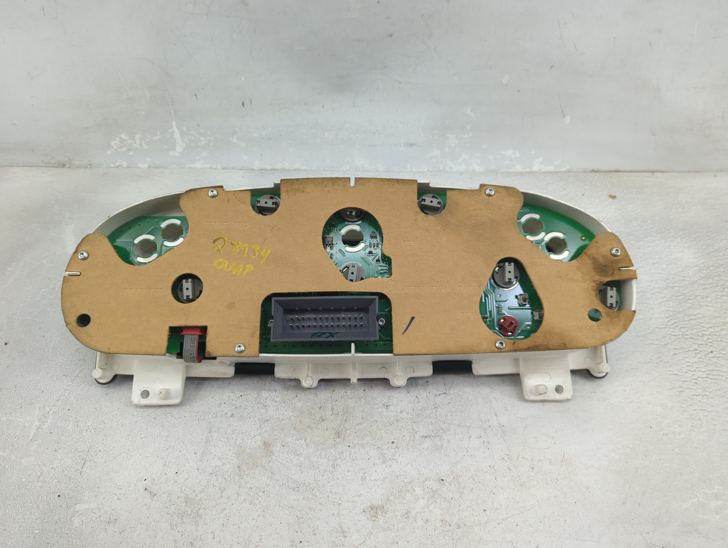 2004-2006 Dodge Stratus Instrument Cluster Speedometer Gauges P/N:P05011735AA Miles:1K Fits Fits 2004 2005 2006 OEM Used Aut