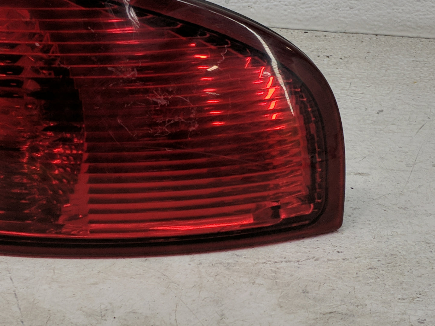 2001-2006 Dodge Stratus Tail Light Assembly Passenger Right OEM Fits Fits 2001 2002 2003 2004 2005 2006 OEM Used Auto Parts 