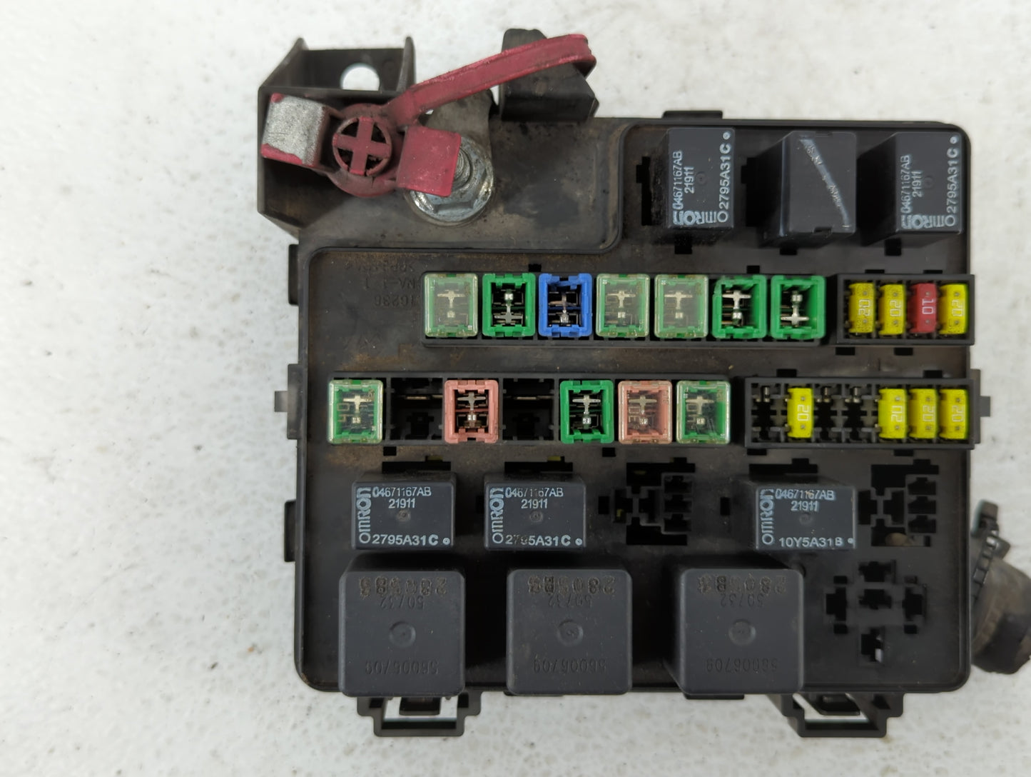 2005-2006 Dodge Stratus Fusebox Fuse Box Panel Relay Module P/N:P05087249AC Fits Fits 2005 2006 OEM Used Auto Parts - Oemuse