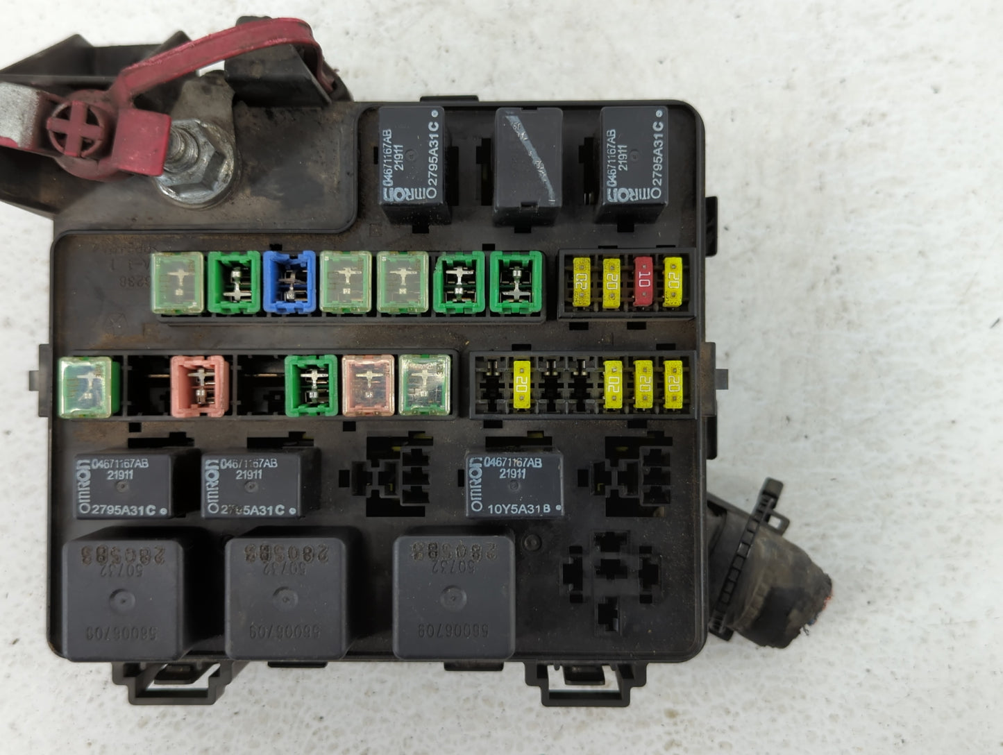 2005-2006 Dodge Stratus Fusebox Fuse Box Panel Relay Module P/N:P05087249AC Fits Fits 2005 2006 OEM Used Auto Parts - Oemuse