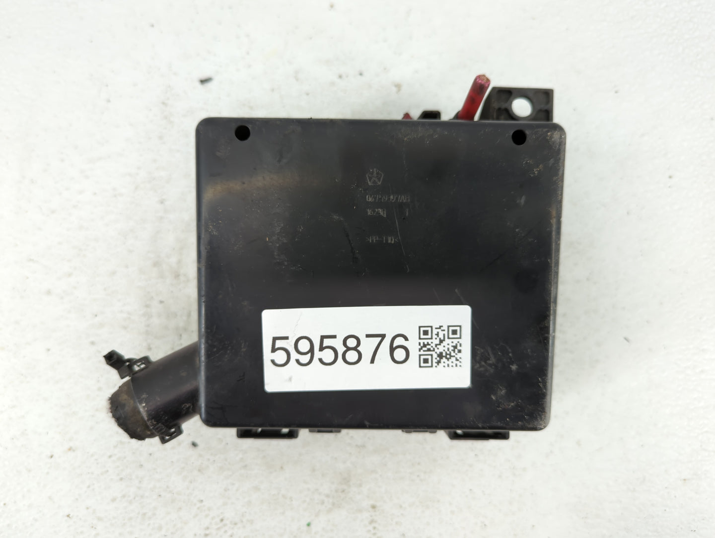 2005-2006 Dodge Stratus Fusebox Fuse Box Panel Relay Module P/N:P05087249AC Fits Fits 2005 2006 OEM Used Auto Parts - Oemuse