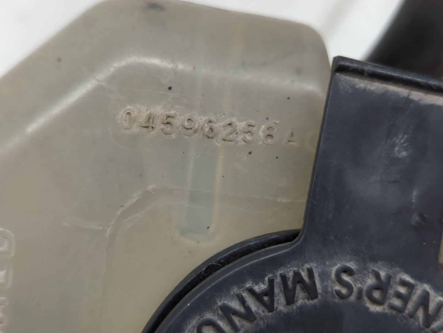 2004-2006 Dodge Stratus Windshield Washer Fluid Reservoir Bottle Oem - Oemusedautoparts1.com