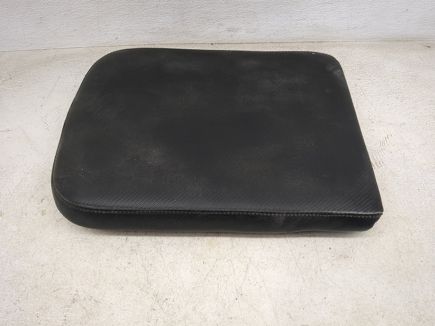 2006 Dodge Ram 1500 Center Console Armrest Cover Lid Fits OEM Used Auto Parts - Oemusedautoparts1.com