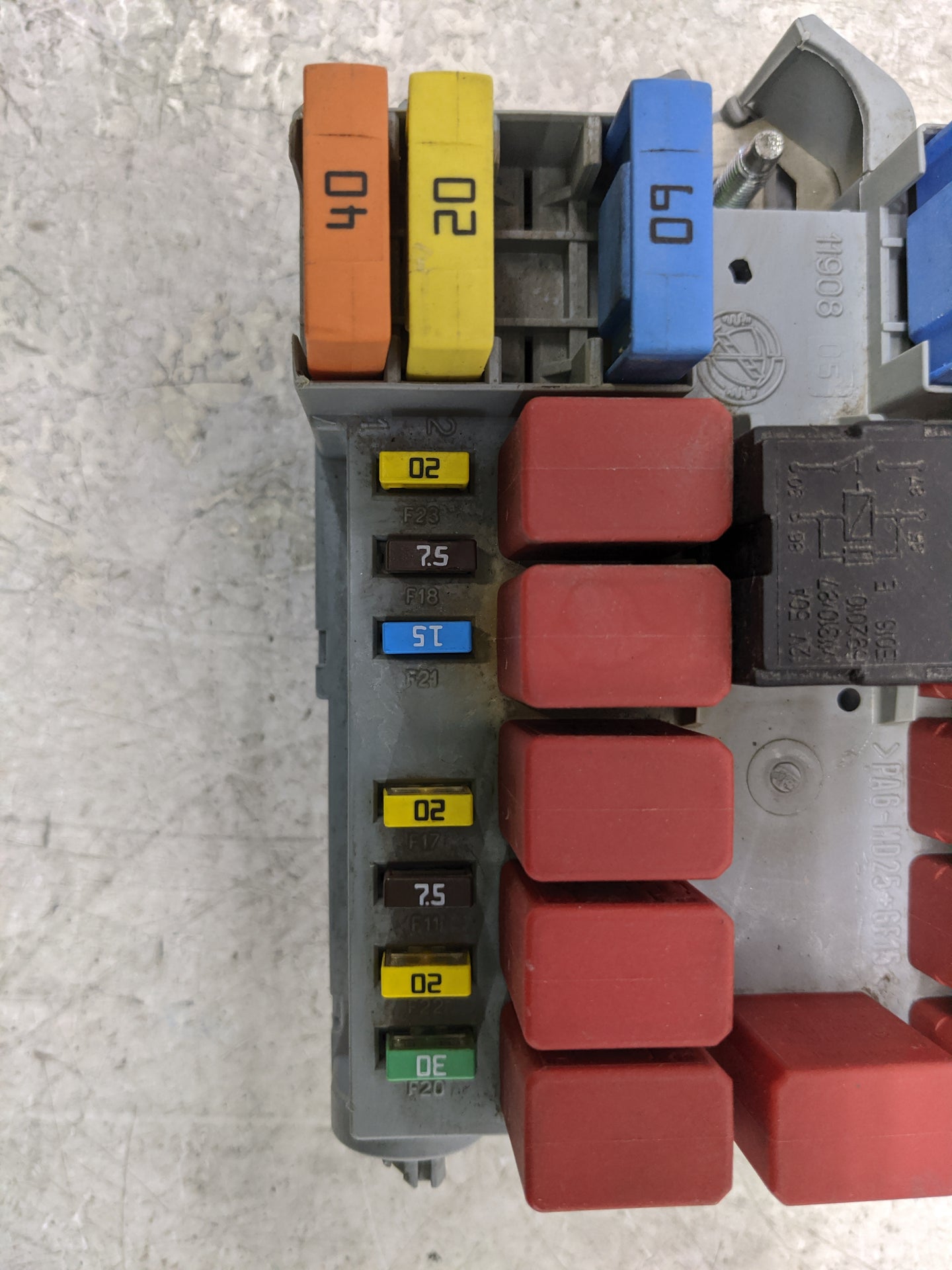 2006 Fiat Ducato Fusebox Fuse Box Panel Relay Module P/N:1367671080 Fits OEM Used Auto Parts - Oemusedautoparts1.com