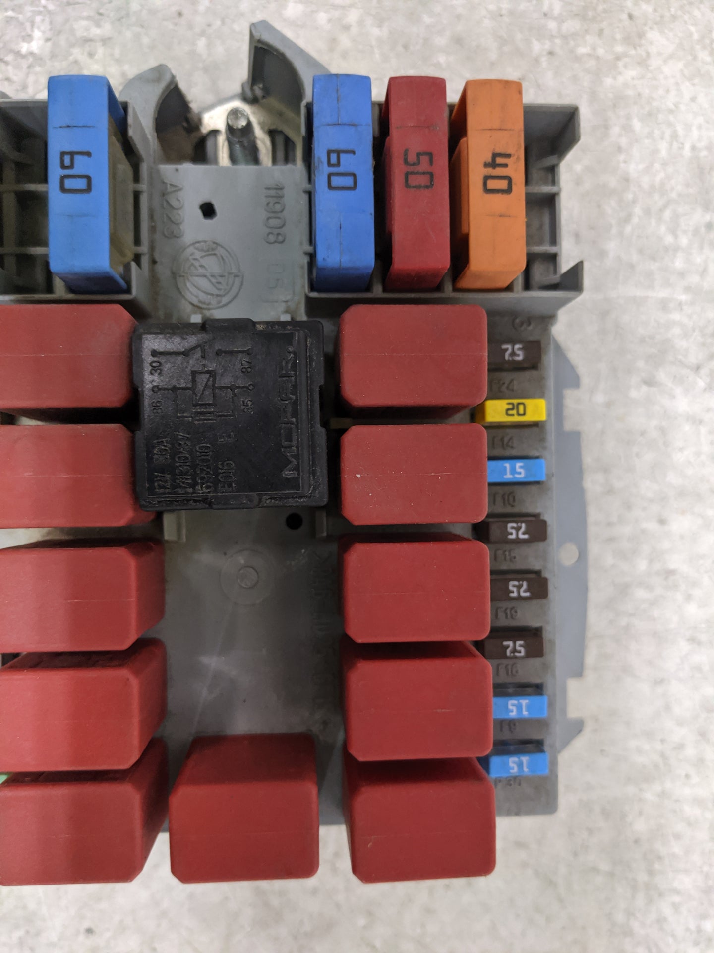 2006 Fiat Ducato Fusebox Fuse Box Panel Relay Module P/N:1367671080 Fits OEM Used Auto Parts - Oemusedautoparts1.com