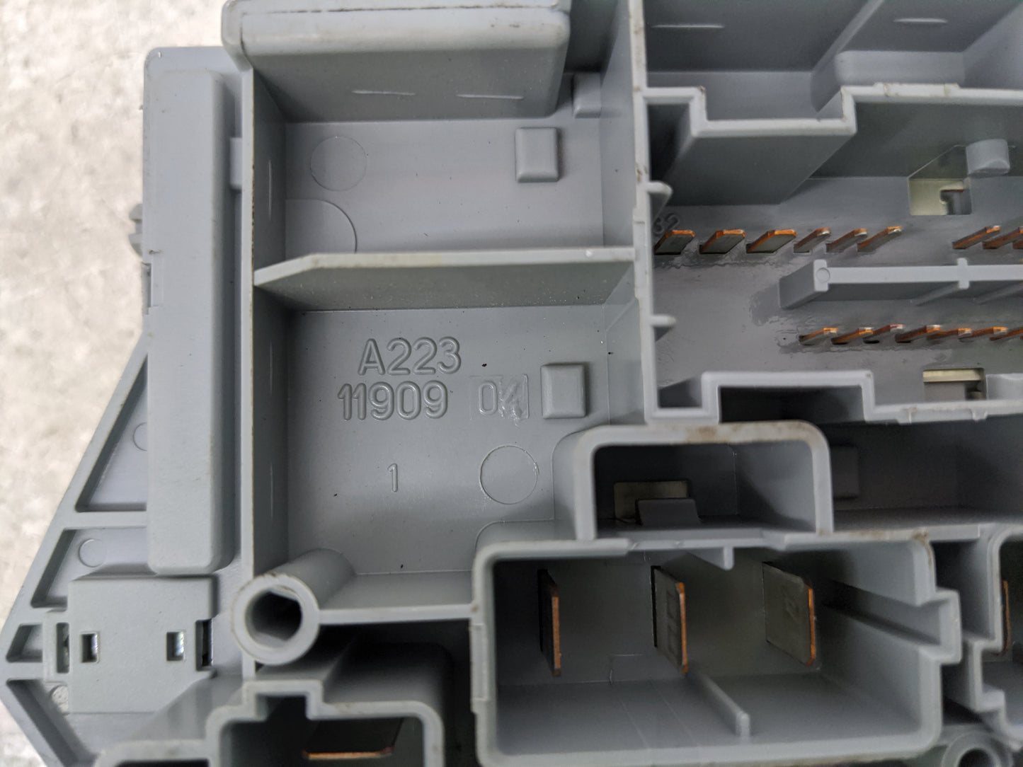 2006 Fiat Ducato Fusebox Fuse Box Panel Relay Module P/N:1367671080 Fits OEM Used Auto Parts - Oemusedautoparts1.com