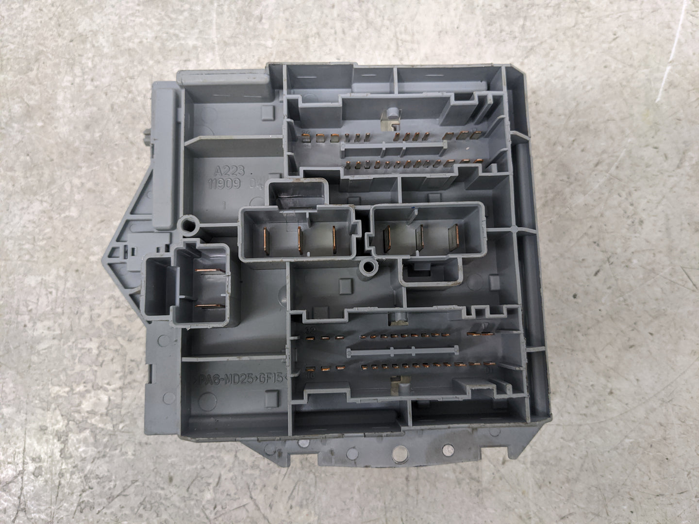 2006 Fiat Ducato Fusebox Fuse Box Panel Relay Module P/N:1367671080 Fits OEM Used Auto Parts - Oemusedautoparts1.com