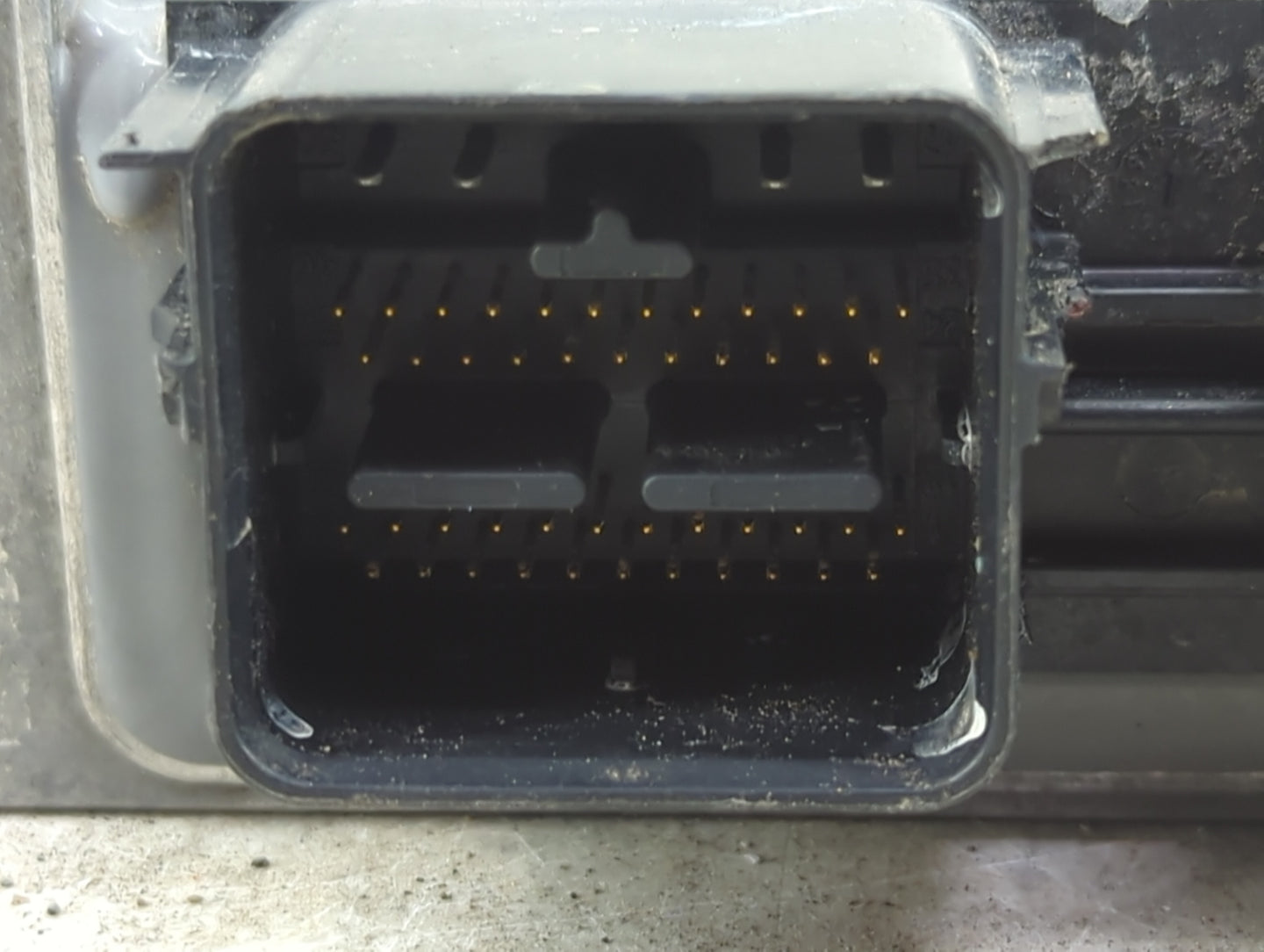 2006 Ford Crown Victoria PCM Engine Control Computer ECU ECM PCU OEM P/N:6W7A-12A650-AKB Fits OEM Used Auto Parts - Oemuseda