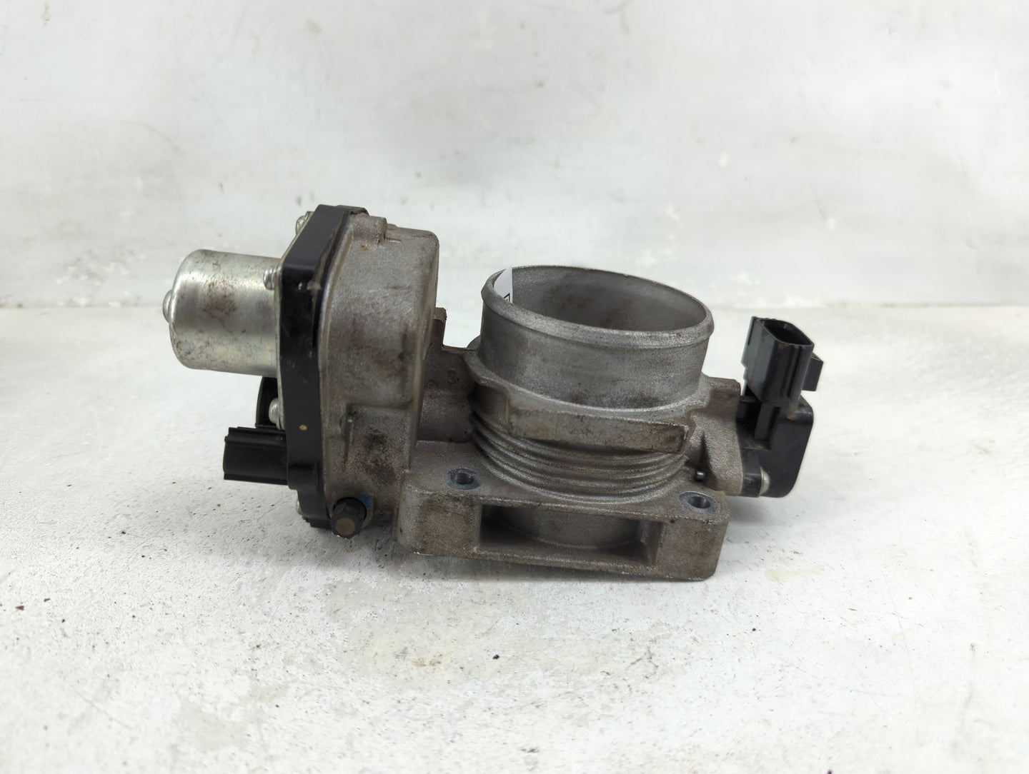 2005-2011 Ford Crown Victoria Throttle Body P/N:6R3E-AA Fits Fits 2004 2005 2006 2007 2008 2009 2010 2011 2012 2013 2014 201