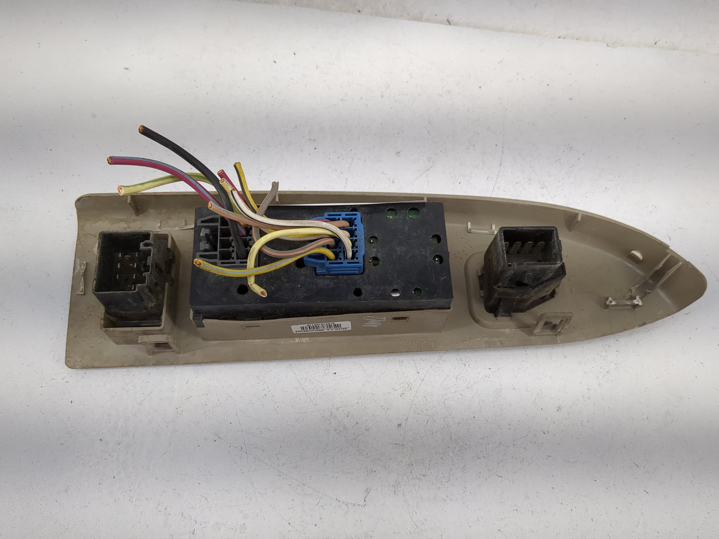 2006 Ford Crown Victoria Master Power Window Switch Replacement Driver Side Left P/N:NME7477657225 572210100115 Fits OEM Use