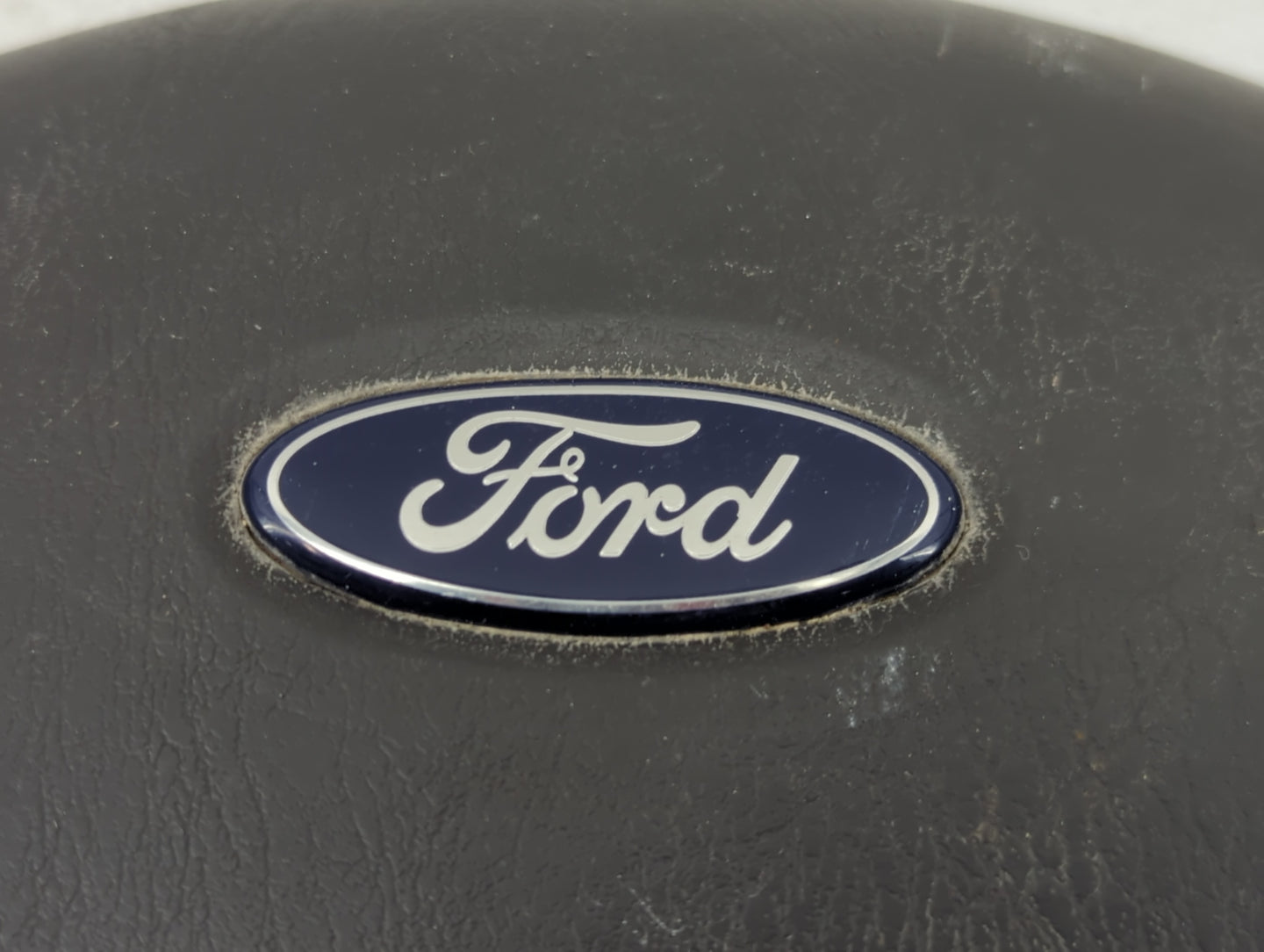 2004-2008 Ford E-150 Air Bag Driver Left Steering Wheel Mounted P/N:6C2415043B13AA Fits Fits 2004 2005 2006 2007 2008 OEM Us