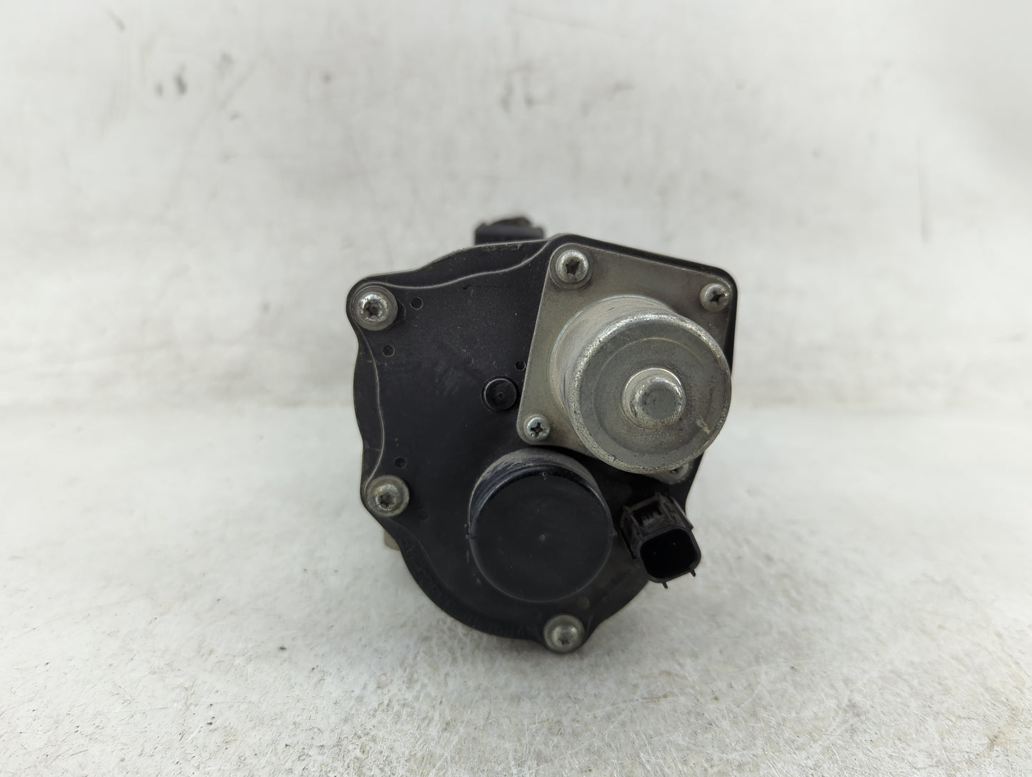 2005-2014 Ford E-150 Throttle Body P/N:3L5E-AE Fits Fits 2004 2005 2006 2007 2008 2009 2010 2011 2012 2013 2014 2015 2016 OE