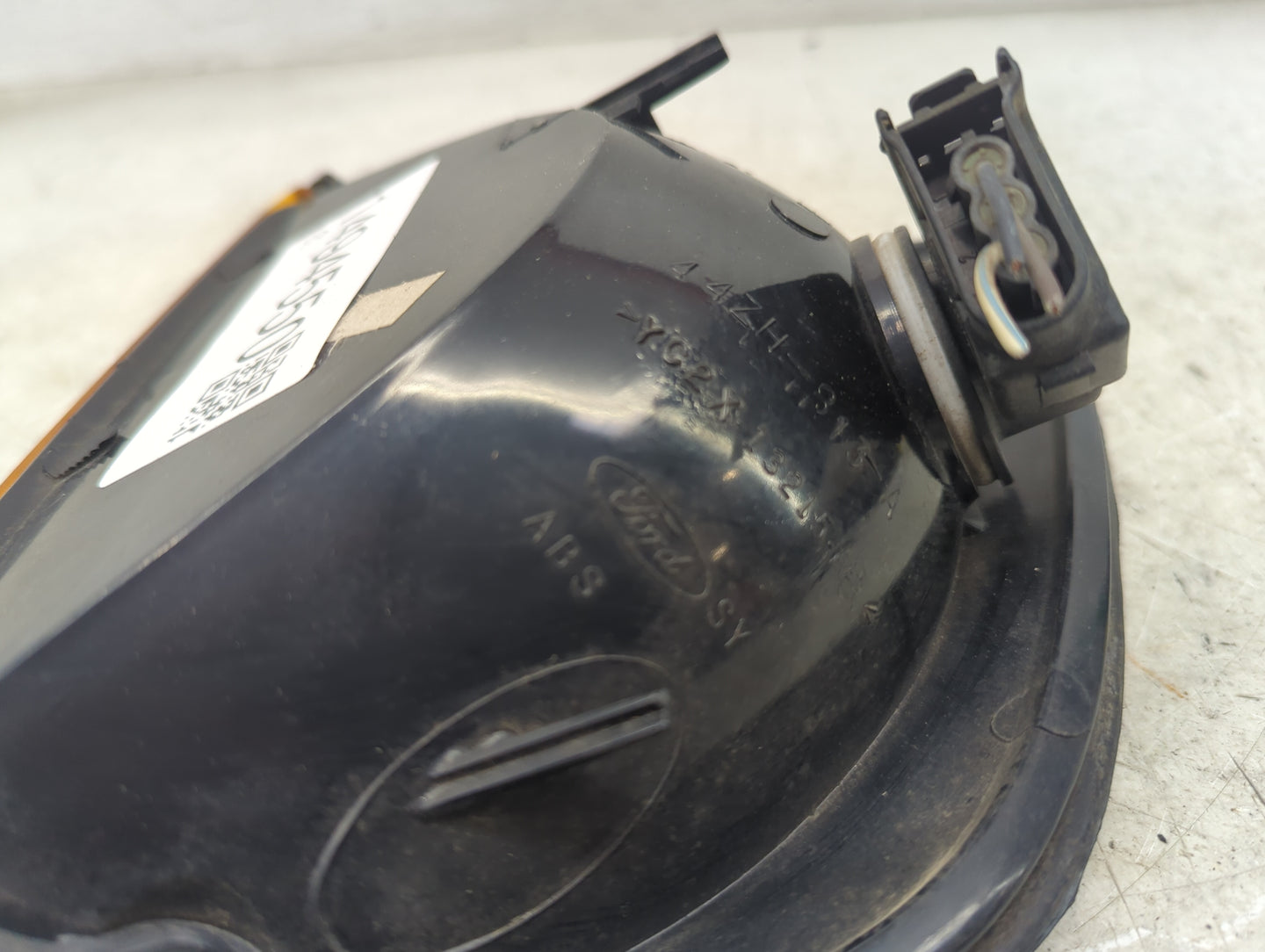 Ford E250 Passenger Right Oem Front Light Lamp Black - Oemusedautoparts1.com