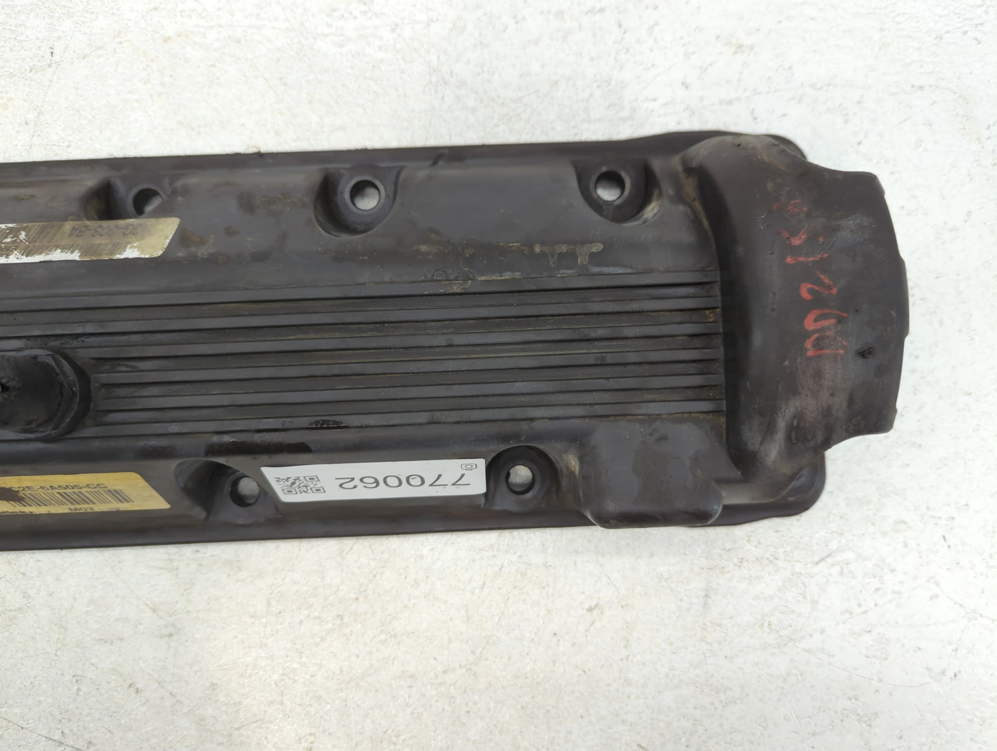 2006 Ford Econoline Driver Left Cylinder Head Valve Cover P/N:C2E-6A505-CC Fits OEM Used Auto Parts - Oemusedautoparts1.com