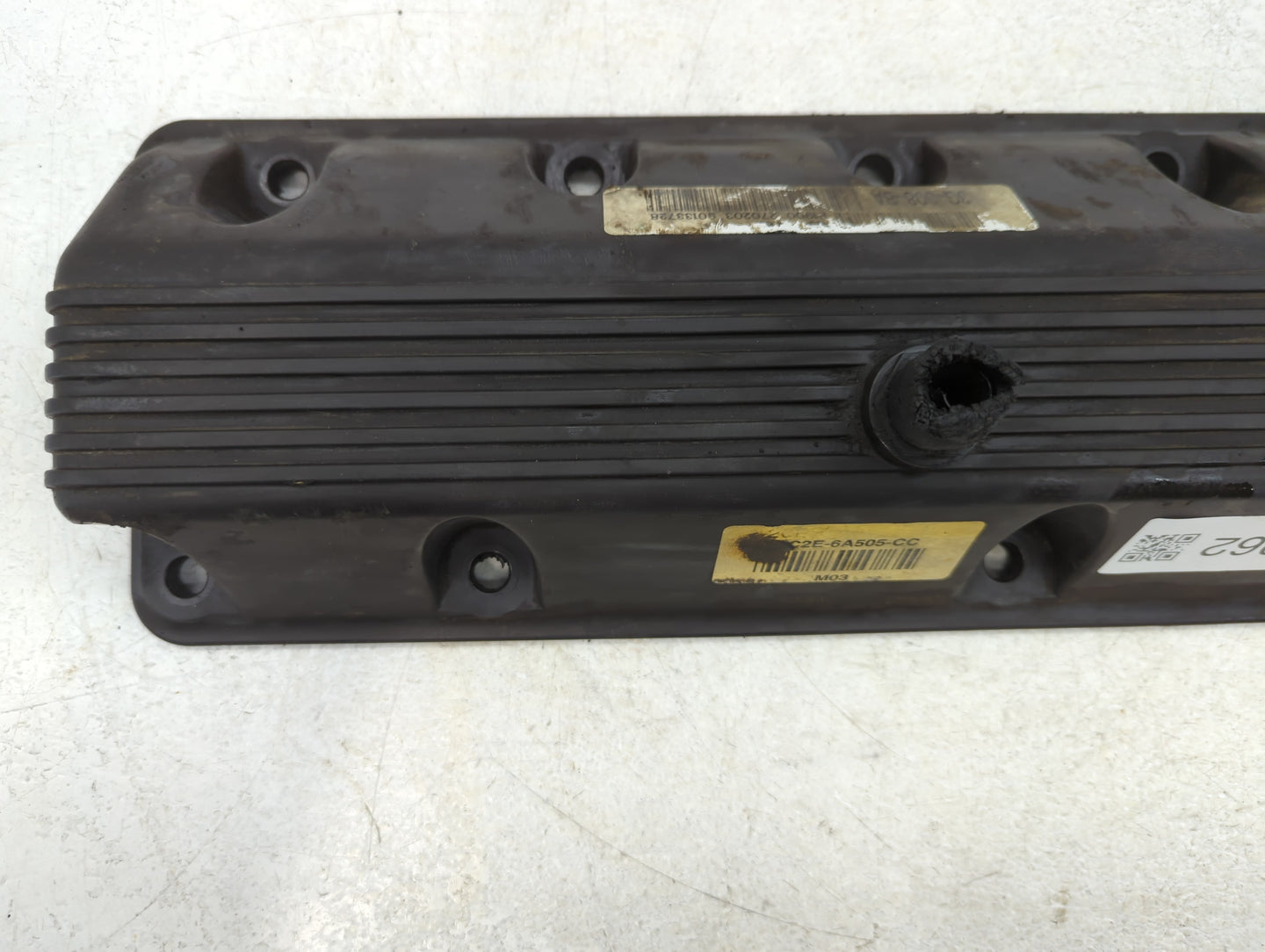 2006 Ford Econoline Driver Left Cylinder Head Valve Cover P/N:C2E-6A505-CC Fits OEM Used Auto Parts - Oemusedautoparts1.com