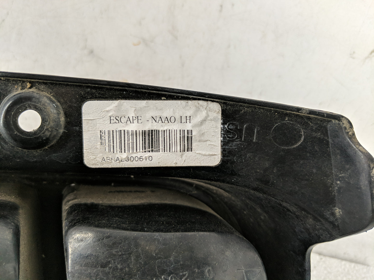 2001-2007 Ford Escape Tail Light Assembly Driver Left OEM P/N:4L34-13B505-D Fits Fits 2001 2002 2003 2004 2005 2006 2007 OEM