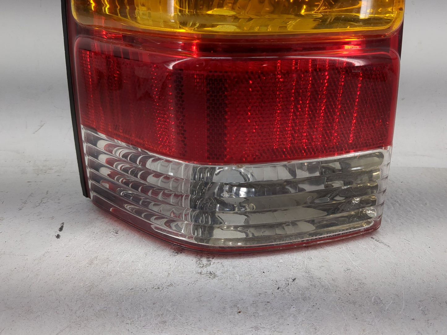 2001-2007 Ford Escape Tail Light Assembly Driver Left OEM P/N:4L84-13B505-D Fits Fits 2001 2002 2003 2004 2005 2006 2007 OEM