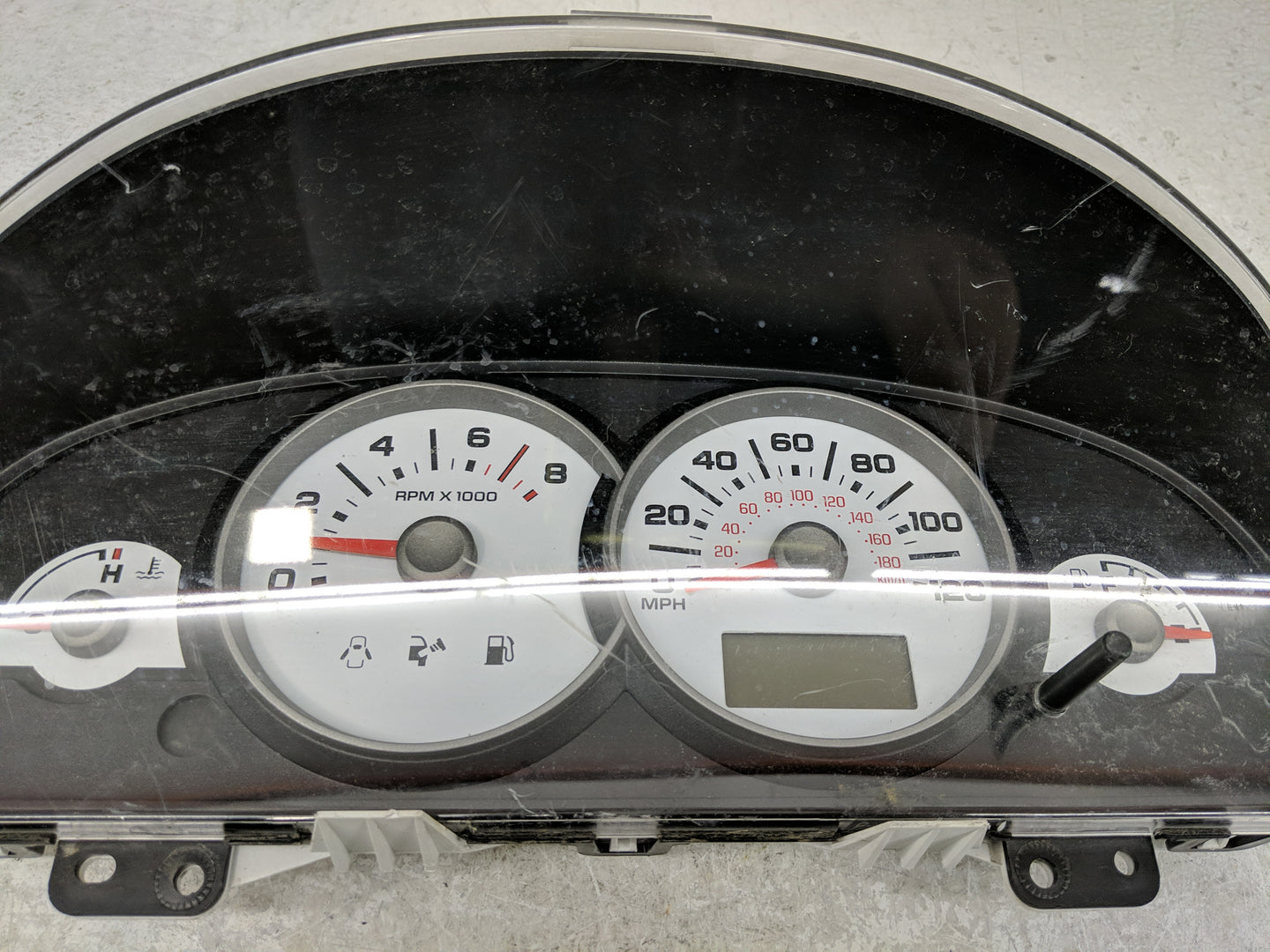2006 Ford Escape Instrument Cluster Speedometer Gauges Fits OEM Used Auto Parts - Oemusedautoparts1.com