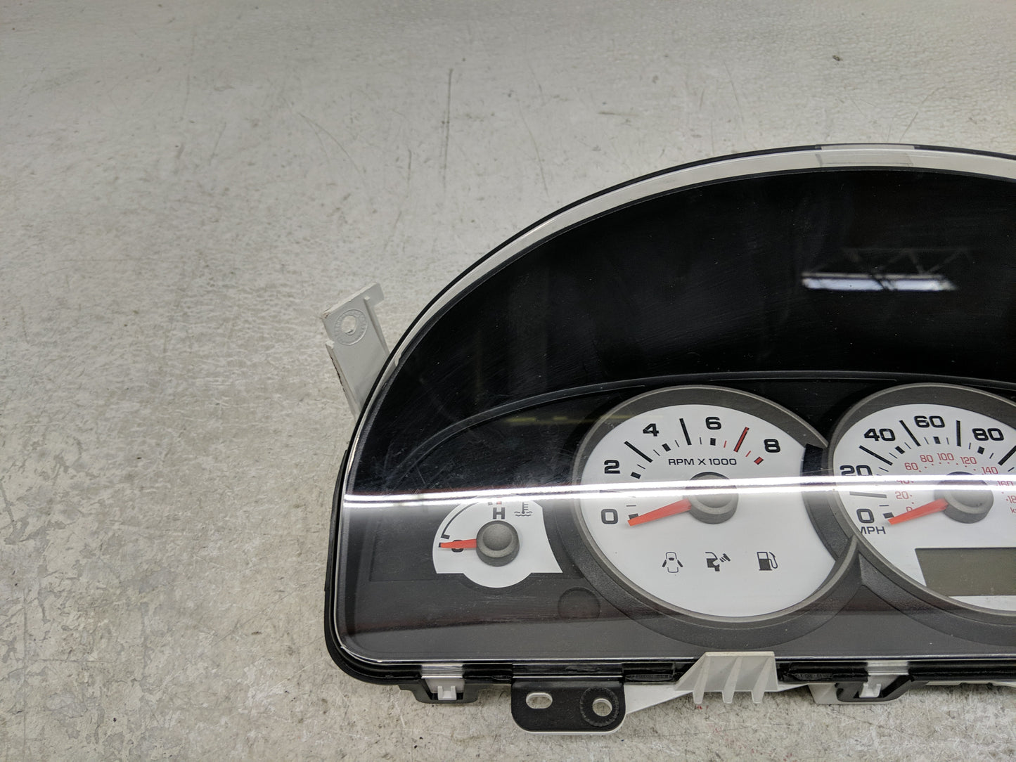 2005-2007 Ford Escape Instrument Cluster Speedometer Gauges P/N:VP5L8F-10890-AB Fits Fits 2005 2006 2007 OEM Used Auto Parts