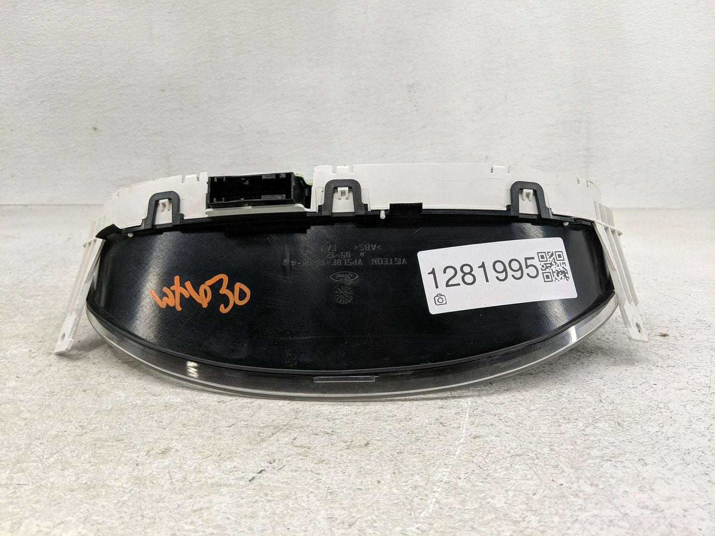 2005-2007 Ford Escape Instrument Cluster Speedometer Gauges P/N:VP5L8F-10890-AB Fits Fits 2005 2006 2007 OEM Used Auto Parts