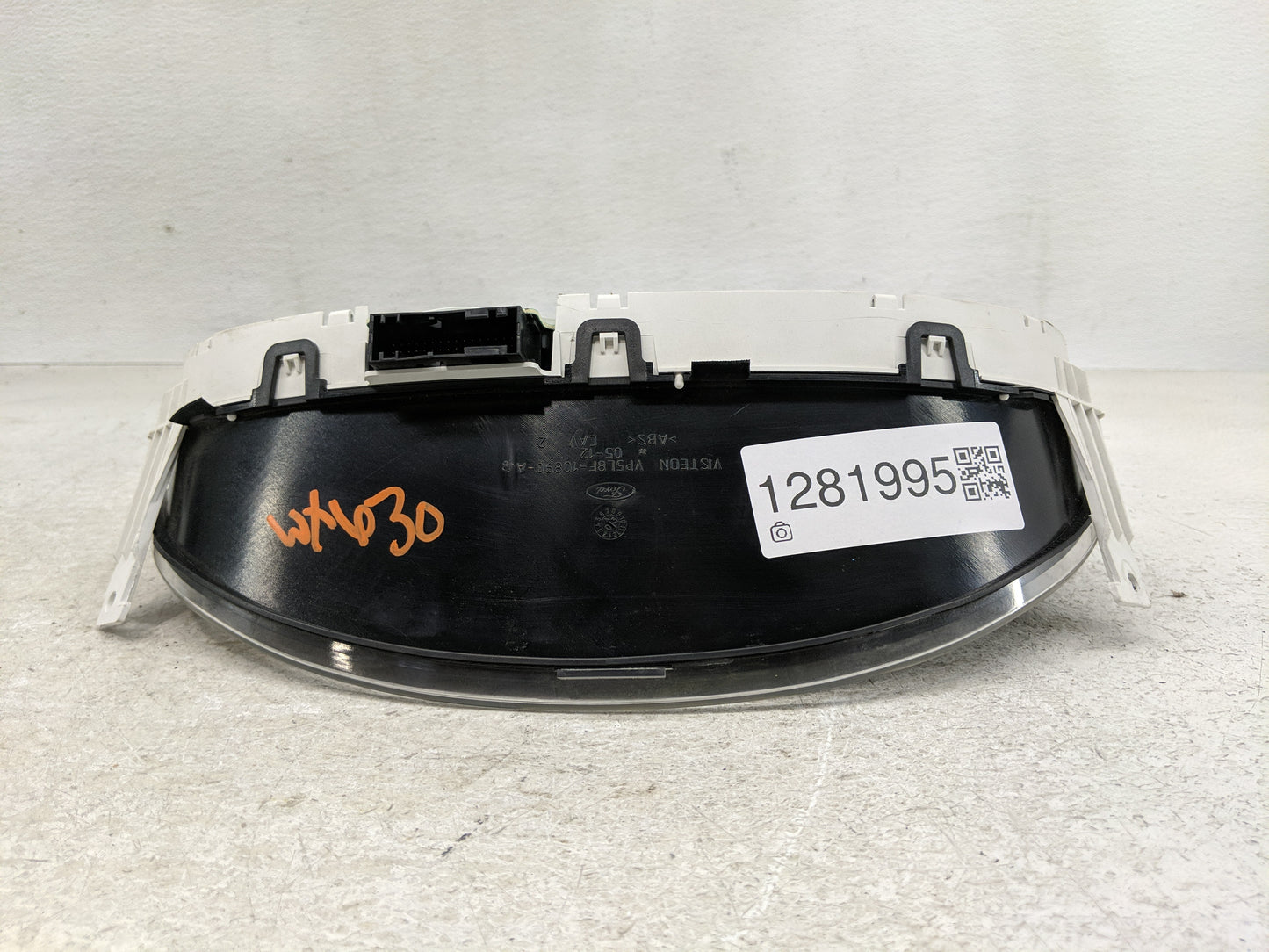 2005-2007 Ford Escape Instrument Cluster Speedometer Gauges P/N:VP5L8F-10890-AB Fits Fits 2005 2006 2007 OEM Used Auto Parts