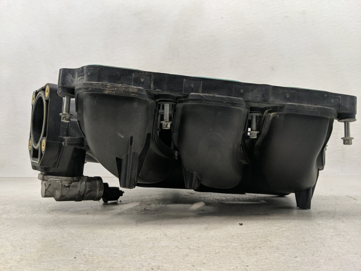 2005-2007 Ford Escape Air Intake Manifold Fits Fits 2005 2006 2007 OEM Used Auto Parts - Oemusedautoparts1.com