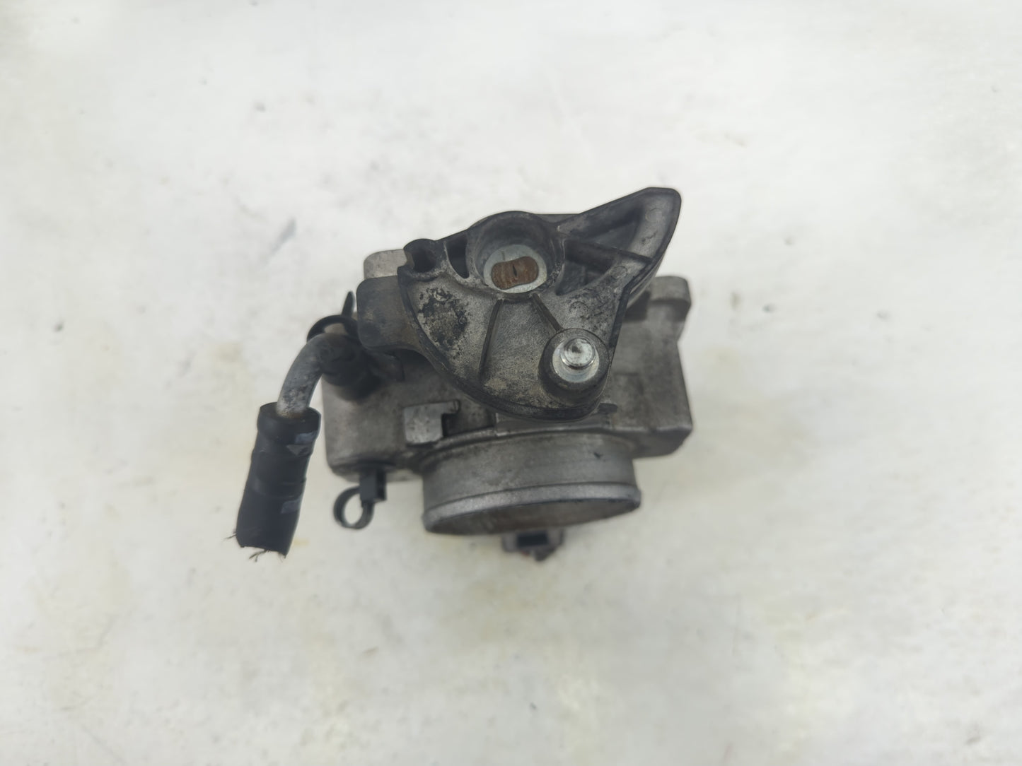 2005-2008 Ford Escape Throttle Body Fits Fits 2005 2006 2007 2008 OEM Used Auto Parts - Oemusedautoparts1.com