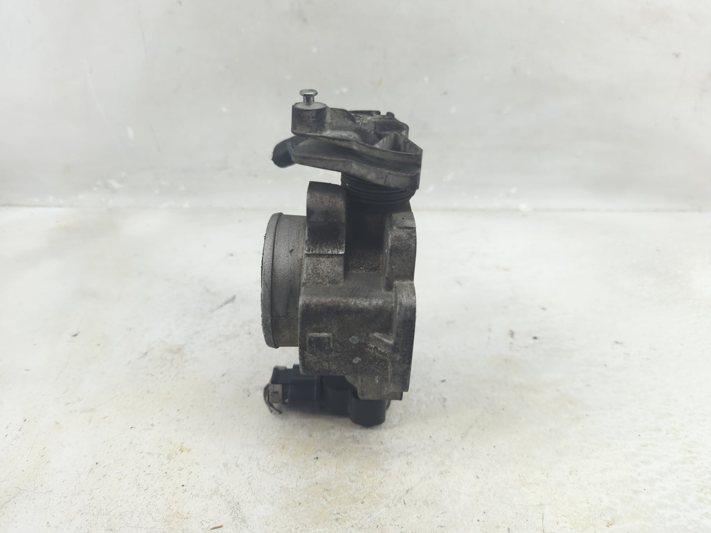 2005-2008 Ford Escape Throttle Body Fits Fits 2005 2006 2007 2008 OEM Used Auto Parts - Oemusedautoparts1.com