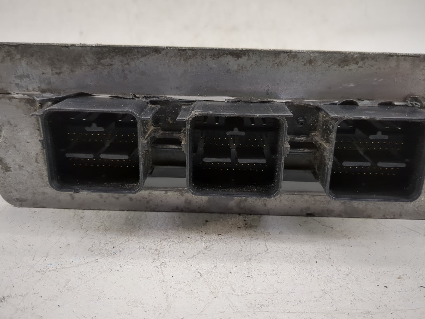 2005-2006 Ford Escape PCM Engine Control Computer ECU ECM PCU OEM P/N:5L8A-12A650-AAD Fits Fits 2005 2006 OEM Used Auto Part
