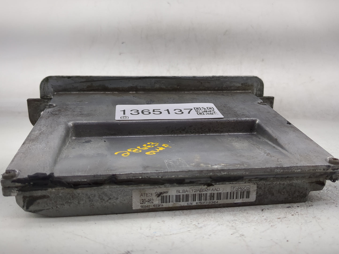 2005-2006 Ford Escape PCM Engine Control Computer ECU ECM PCU OEM P/N:5L8A-12A650-AAD Fits Fits 2005 2006 OEM Used Auto Part