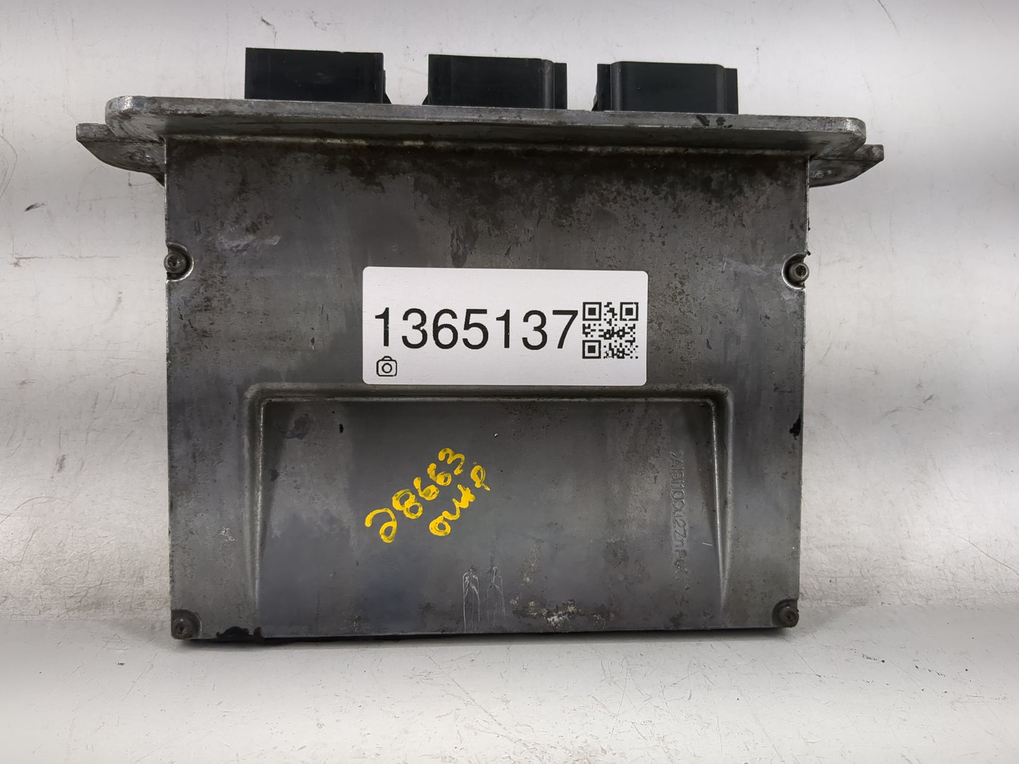 2005-2006 Ford Escape PCM Engine Control Computer ECU ECM PCU OEM P/N:5L8A-12A650-AAD Fits Fits 2005 2006 OEM Used Auto Part
