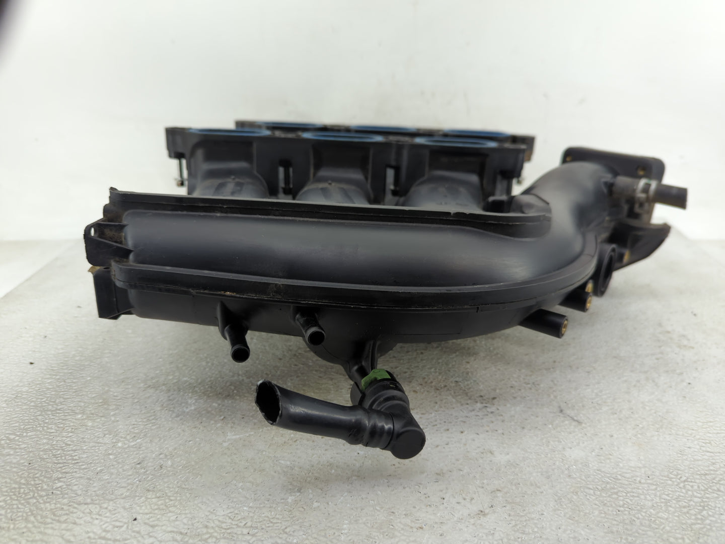 2005-2007 Ford Escape Air Intake Manifold Fits Fits 2005 2006 2007 OEM Used Auto Parts - Oemusedautoparts1.com