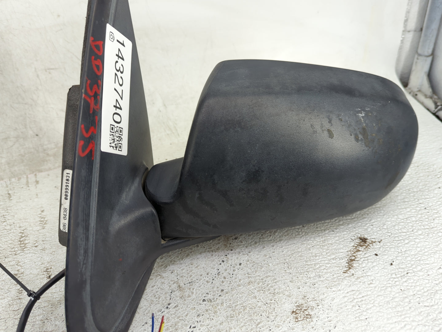 2006 Ford Escape Driver Side View Mirror - Left Door Mirror OEM Used - Oemusedautoparts1.com