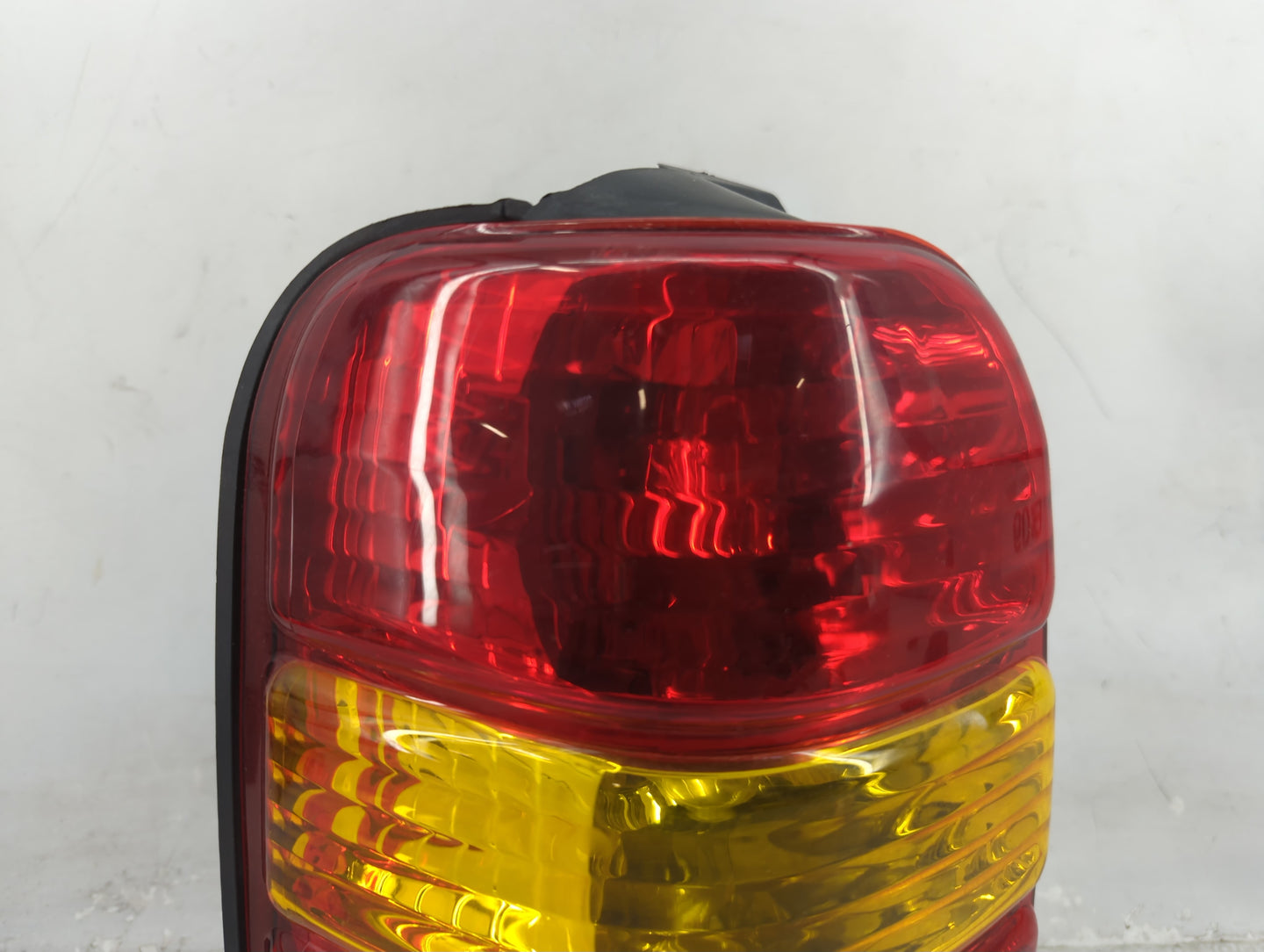 2001-2007 Ford Escape Tail Light Assembly Driver Left OEM P/N:4600240107 FR400-U000L Fits Fits 2001 2002 2003 2004 2005 2006