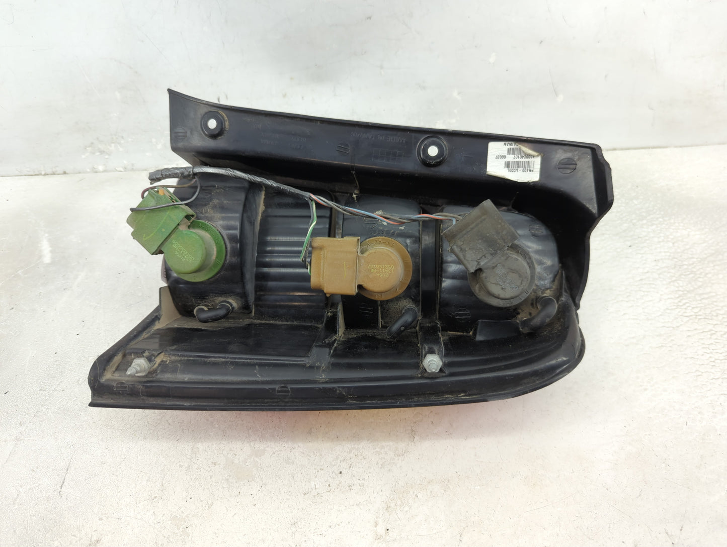 2001-2007 Ford Escape Tail Light Assembly Driver Left OEM P/N:4600240107 FR400-U000L Fits Fits 2001 2002 2003 2004 2005 2006