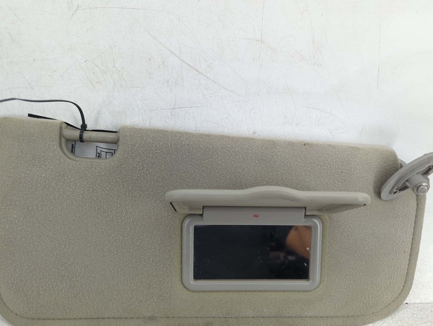 2005-2007 Ford Escape Sun Visor Shade Replacement Passenger Right Mirror Fits Fits 2005 2006 2007 OEM Used Auto Parts - Oemu