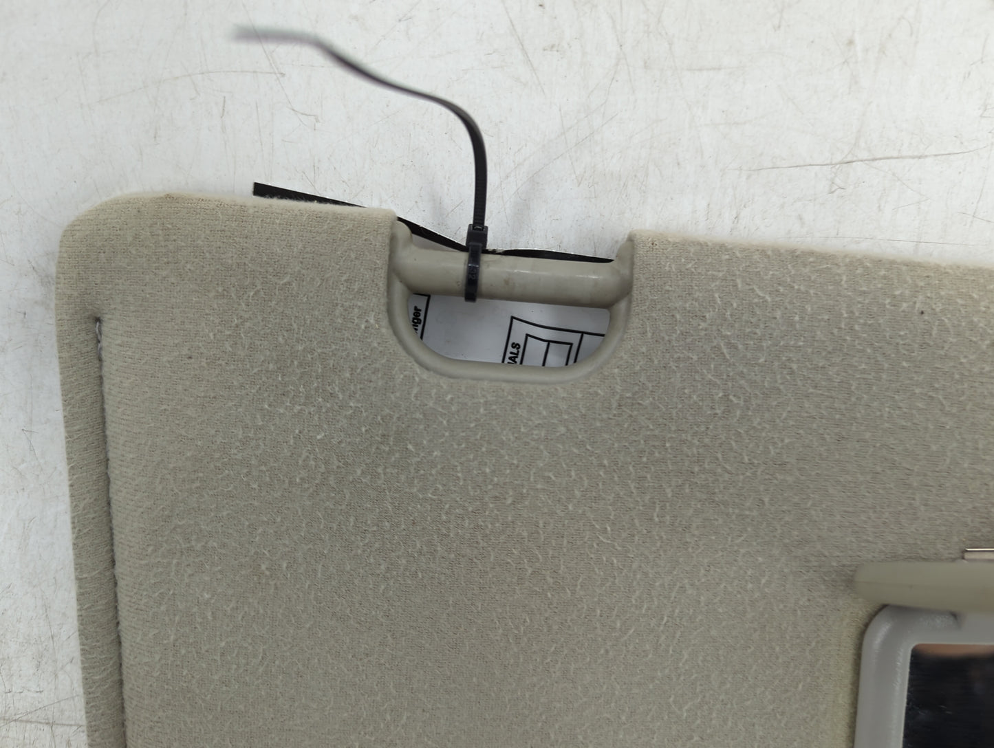 2005-2007 Ford Escape Sun Visor Shade Replacement Passenger Right Mirror Fits Fits 2005 2006 2007 OEM Used Auto Parts - Oemu