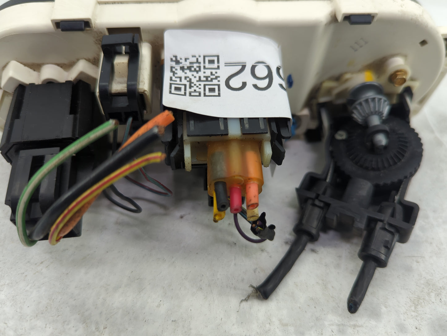 2002-2007 Ford Escape Climate Control Module Temperature AC/Heater Replacement P/N:YL8H-19980-A Fits OEM Used Auto Parts - O