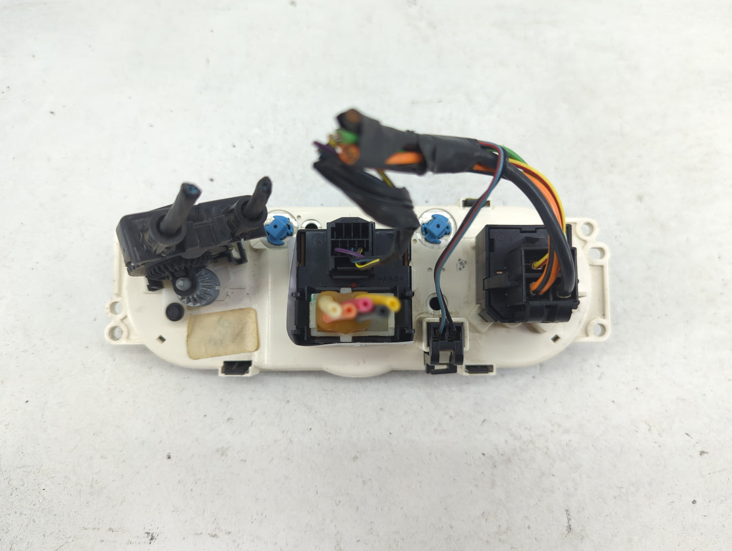 2002-2007 Ford Escape Climate Control Module Temperature AC/Heater Replacement P/N:YL8H-19980-A Fits OEM Used Auto Parts - O