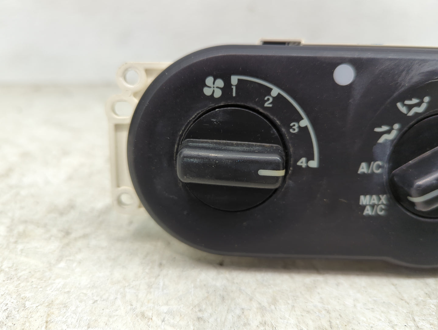 2002-2007 Ford Escape Climate Control Module Temperature AC/Heater Replacement Fits Fits 2002 2003 2004 2005 2006 2007 OEM U