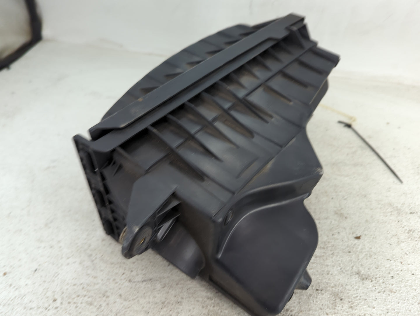 2005-2007 Ford Escape Air Cleaner Intake-duct Hose Tube 1494153 - Oemusedautoparts1.com