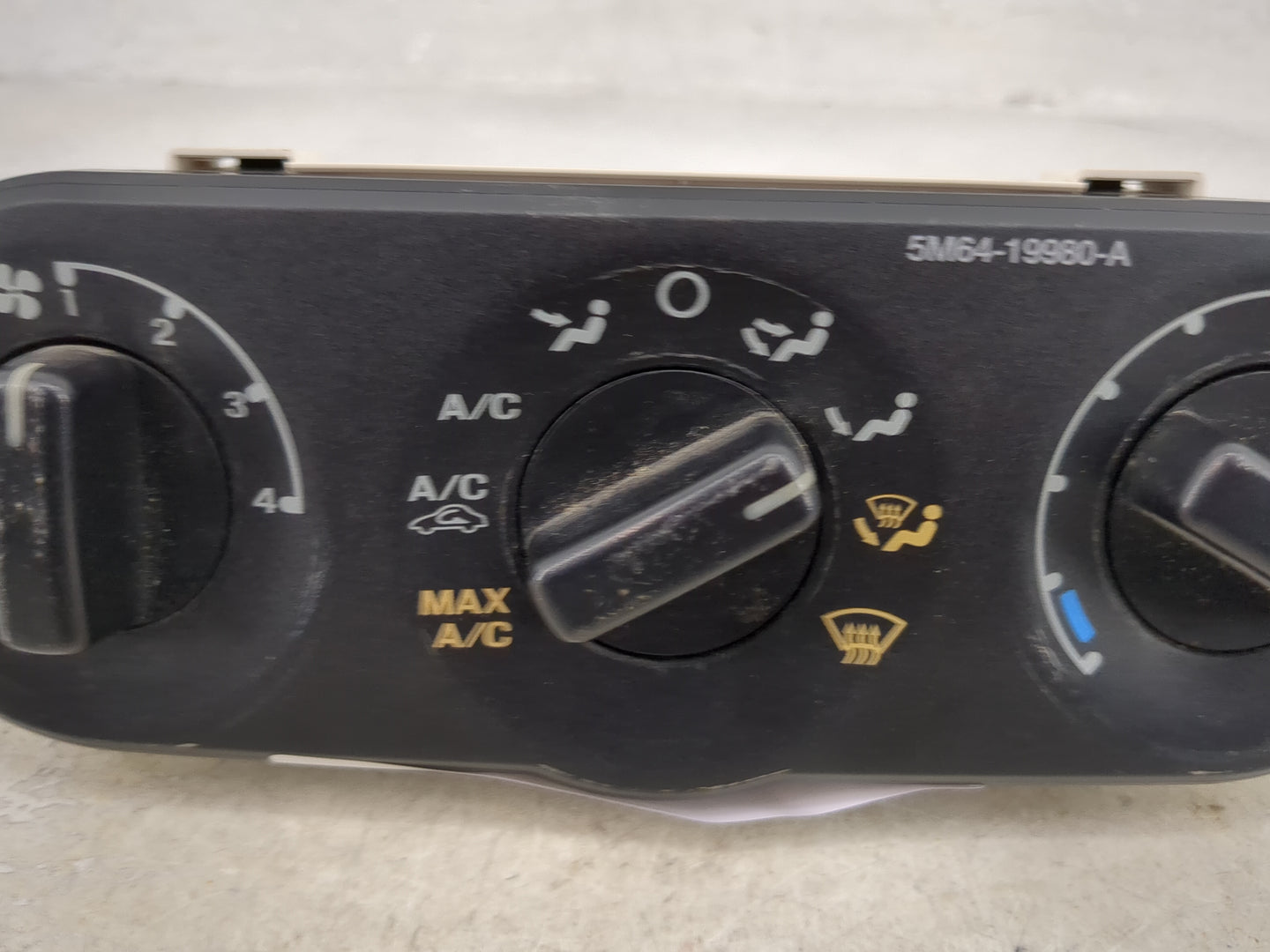 2005-2007 Ford Escape Climate Control Module Temperature AC/Heater Replacement P/N:5M64-19980-A Fits Fits 2005 2006 2007 OEM