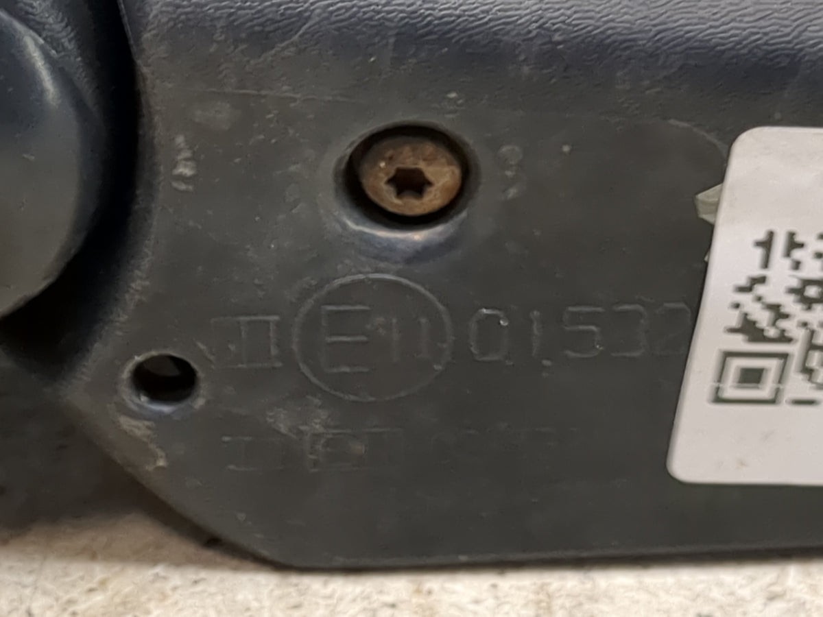 2001-2007 Ford Escape Driver Side View Mirror - Left Door Mirror OEM Used - Oemusedautoparts1.com
