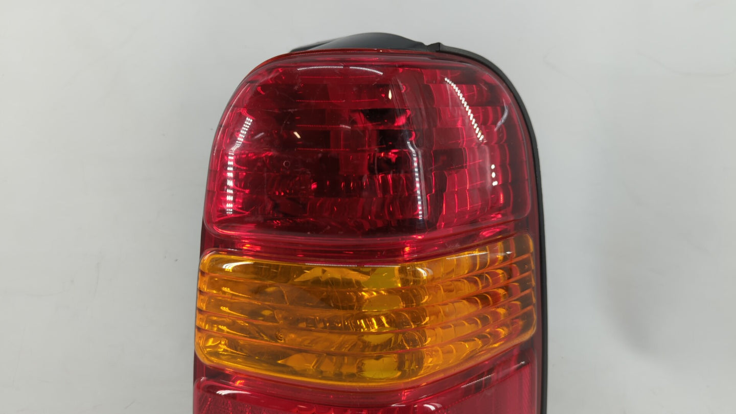 2001-2007 Ford Escape Tail Light Assembly Passenger Right OEM P/N:1L84-13B504-D 4L84-13B504-D Fits OEM Used Auto Parts - Oem