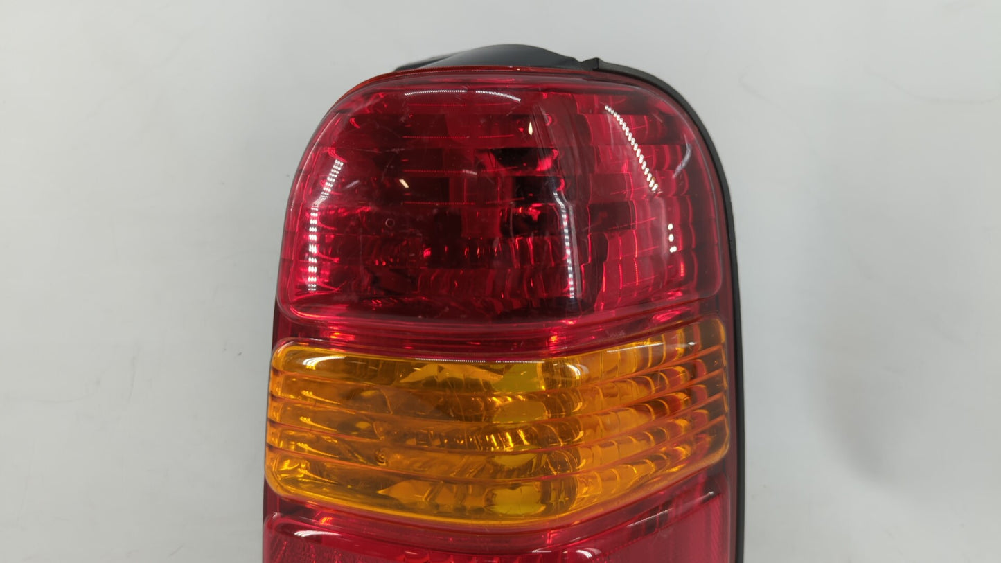 2001-2007 Ford Escape Tail Light Assembly Passenger Right OEM P/N:1L84-13B504-D 4L84-13B504-D Fits OEM Used Auto Parts - Oem