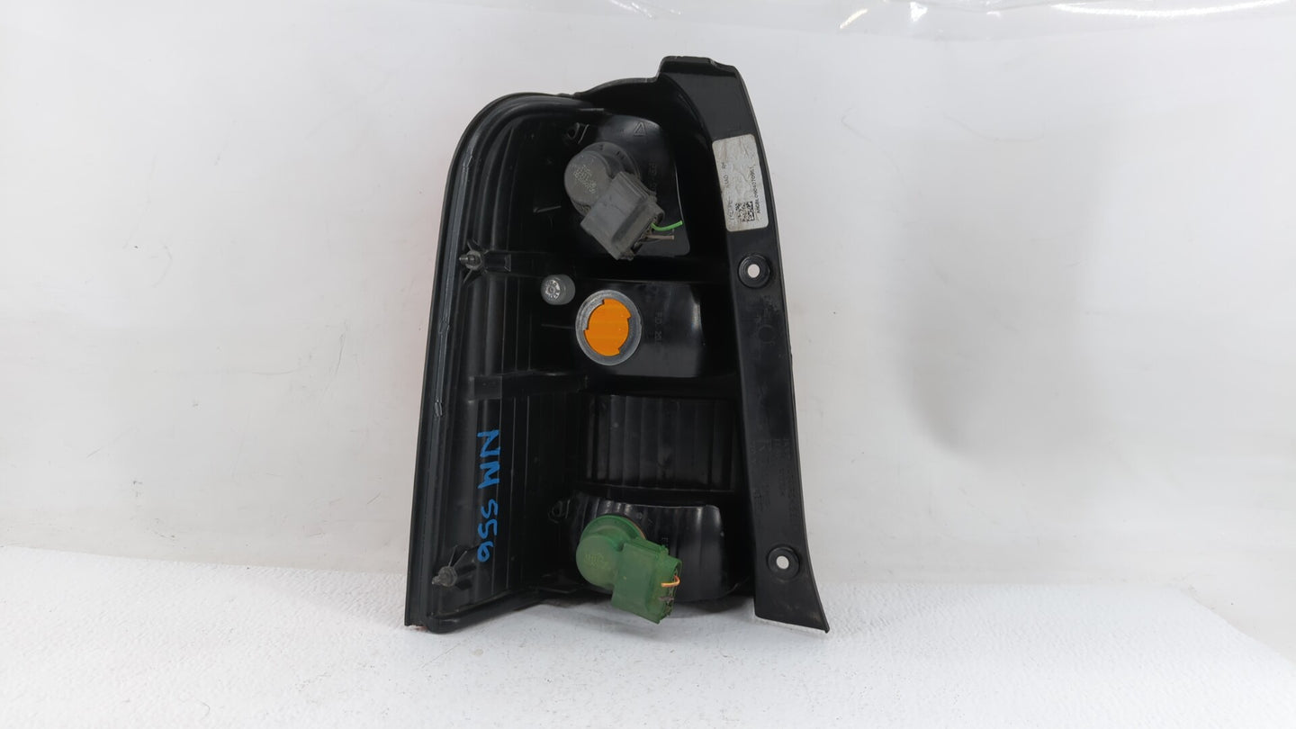 2001-2007 Ford Escape Tail Light Assembly Passenger Right OEM P/N:1L84-13B504-D 4L84-13B504-D Fits OEM Used Auto Parts - Oem