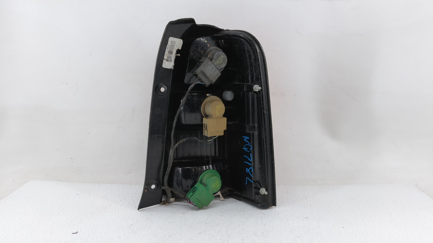2001-2007 Ford Escape Tail Light Assembly Driver Left OEM P/N:4L84-13B505-D Fits Fits 2001 2002 2003 2004 2005 2006 2007 OEM
